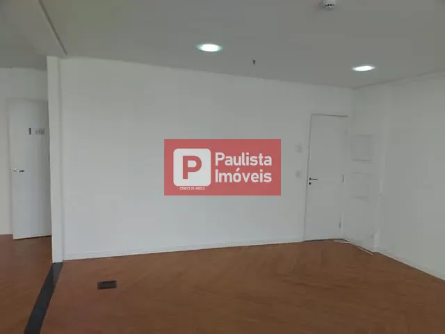 Sala à venda ou para alugar, no bairro Granja Julieta em São Paulo