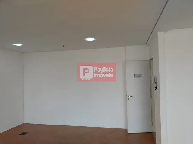 Sala à venda, no bairro Granja Julieta em São Paulo