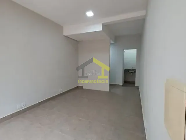 Sala com 26m², para alugar, no bairro Centro em Itatiba