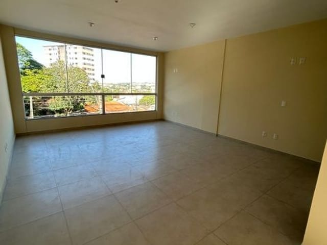 Sala com 45m², para alugar, no bairro Centro em Cambé