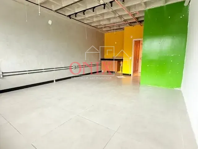 Sala com 38m², à venda, no bairro Vila Mogilar em Mogi das Cruzes