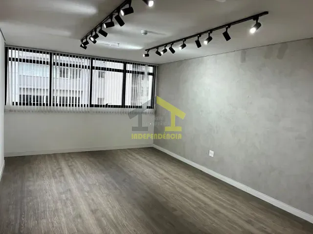 Sala com 37m², para alugar, no bairro Vila Brasileira em Itatiba