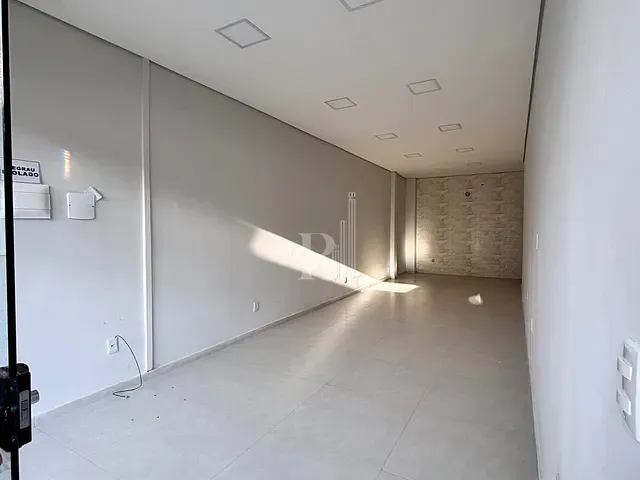 Sala para alugar, no bairro Centro em Tijucas