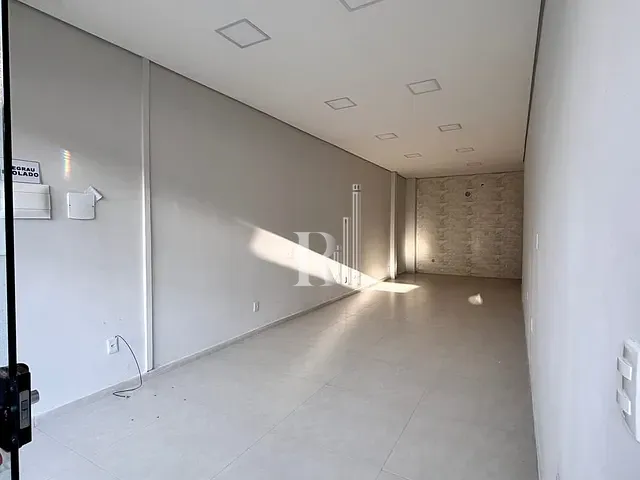 Sala para alugar, no bairro Centro em Tijucas
