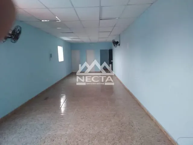 Sala com 80m², para alugar, no bairro Jardim Britânia em Caraguatatuba