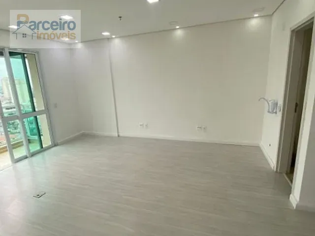 Sala à venda, no bairro Vila Carrão em São Paulo