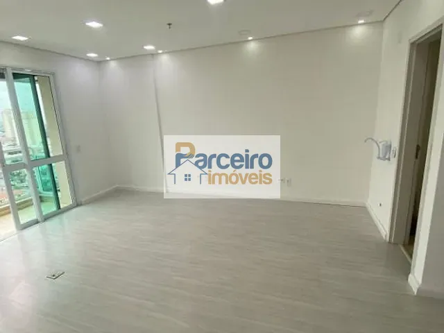 Sala à venda, no bairro Vila Carrão em São Paulo