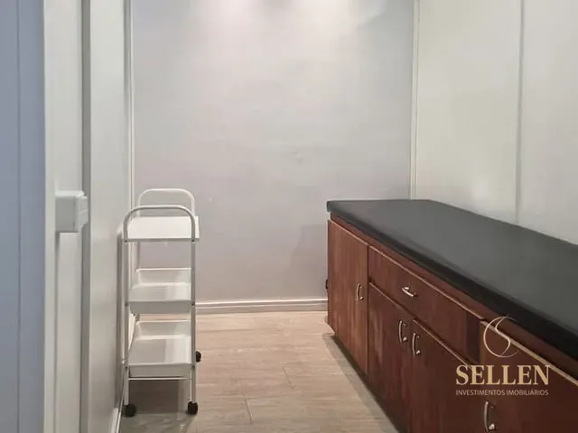 Sala com 47m², para alugar, no bairro Rio Branco em Porto Alegre