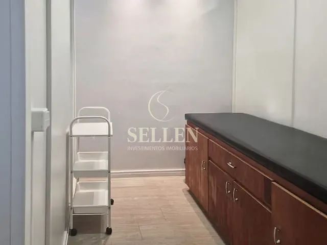 Sala com 47m², para alugar, no bairro Rio Branco em Porto Alegre