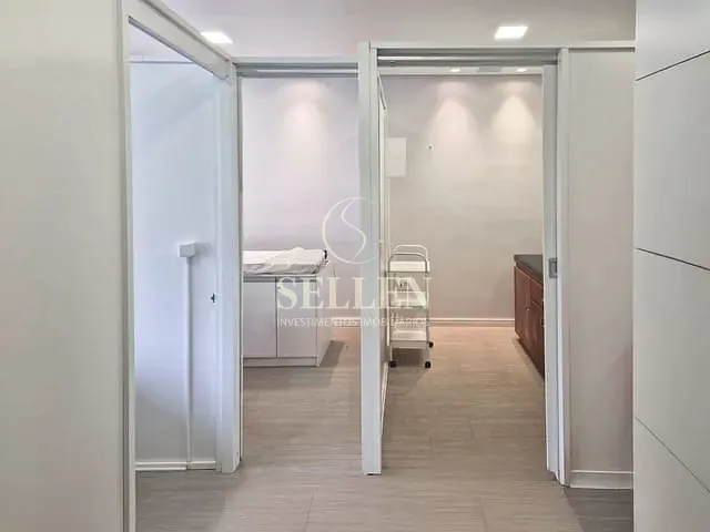 Sala com 47m², para alugar, no bairro Rio Branco em Porto Alegre