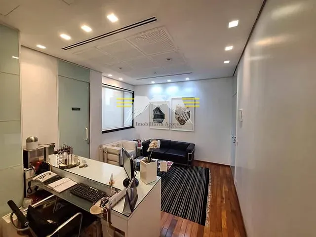 Sala à venda, no bairro Campo Belo em São Paulo