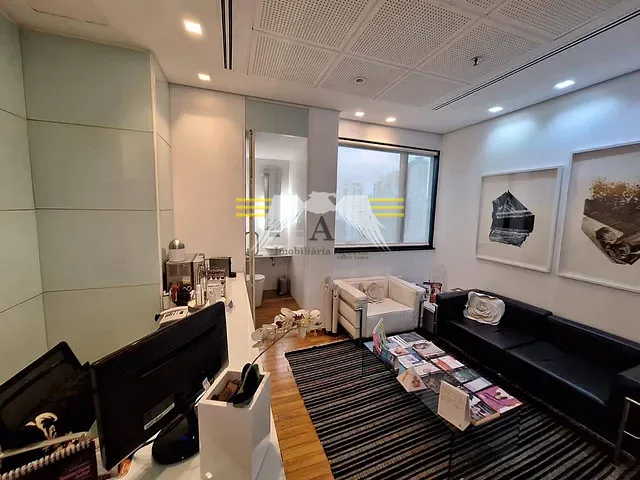 Sala à venda, no bairro Campo Belo em São Paulo