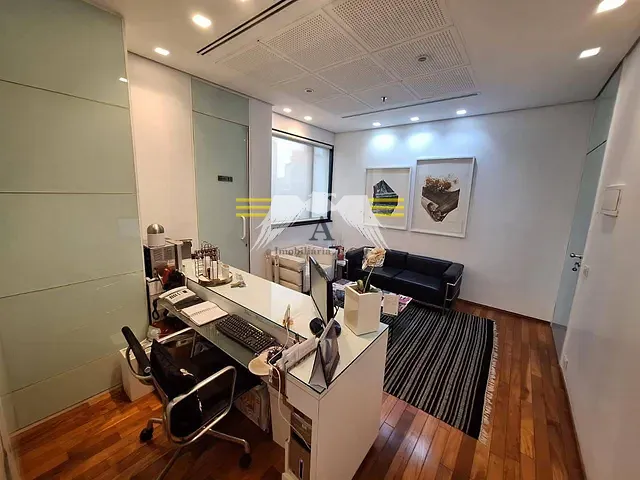 Sala à venda, no bairro Campo Belo em São Paulo