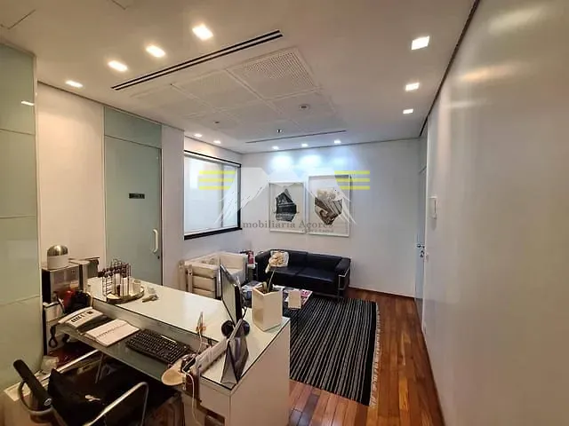 Sala à venda, no bairro Campo Belo em São Paulo