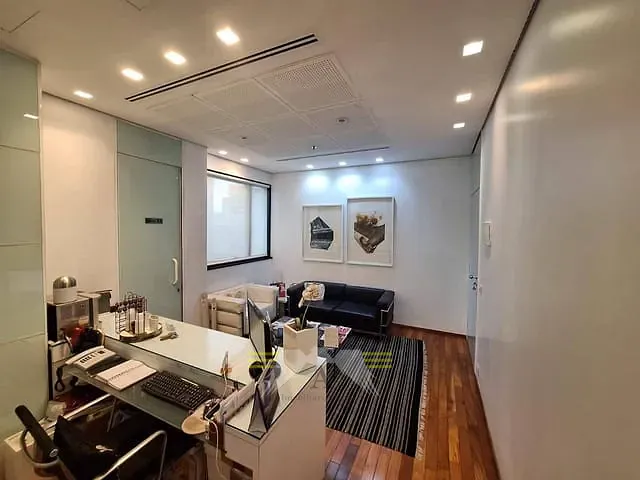 Sala à venda, no bairro Campo Belo em São Paulo