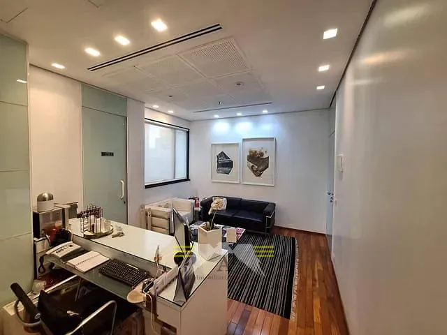 Sala à venda, no bairro Campo Belo em São Paulo