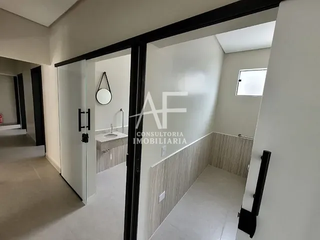 Sala com 12m², para alugar, no bairro São Benedito em Pindamonhangaba