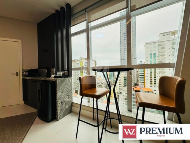 Sala à venda, no bairro Meia Praia em Itapema