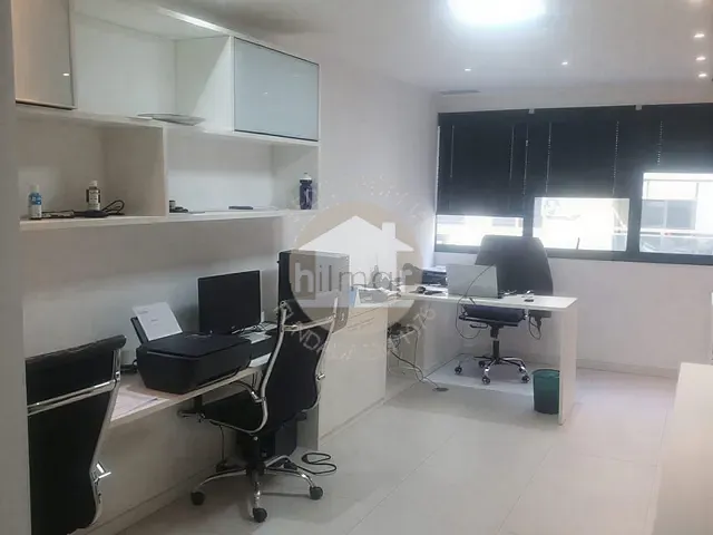 Sala à venda, no bairro Freguesia (Jacarepaguá) em Rio de Janeiro