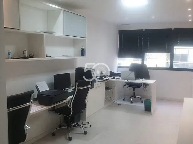 Sala à venda, no bairro Freguesia (Jacarepaguá) em Rio de Janeiro