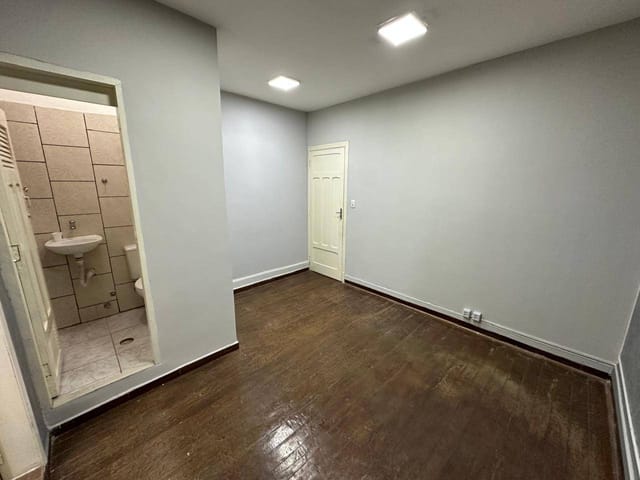 Foto do Sala - 🚇 Em Frente ao Metrô Belém: Sala Comercial de 31m² com 1 Banheiro e Localização Privilegiada! ✨ | Organização Imobiliária Açores