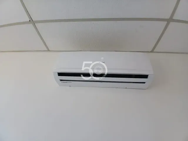 Sala com 25m², para alugar, no bairro Taquara em Rio de Janeiro