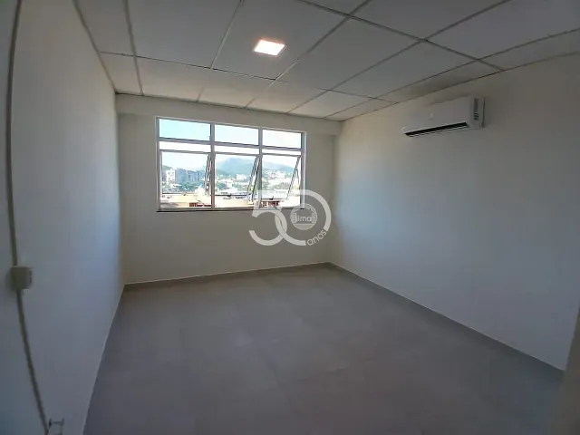 Sala com 25m², para alugar, no bairro Taquara em Rio de Janeiro