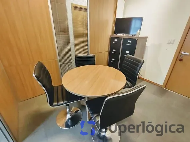 Sala com 84m², à venda, no bairro Centro em Curitiba