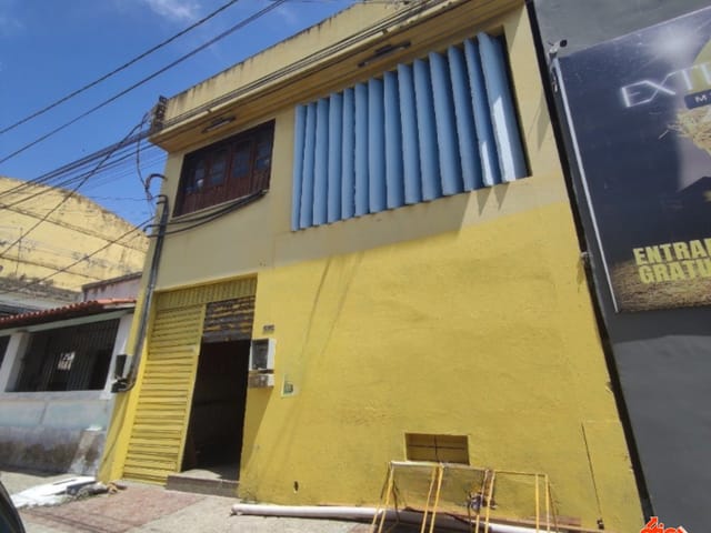 Casa 4 quartos e 2 banheiros, à venda, no bairro Marco em Belém