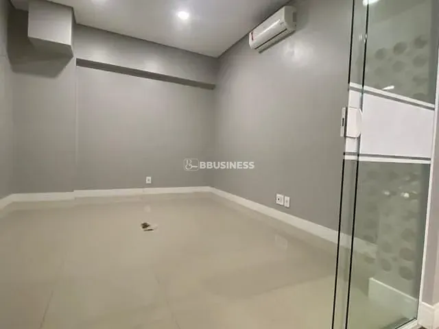 Sala à venda, no bairro Sagrada Família em Caxias do Sul