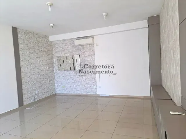 Sala com 33m², para alugar, no bairro Jardim Califórnia em Jacareí
