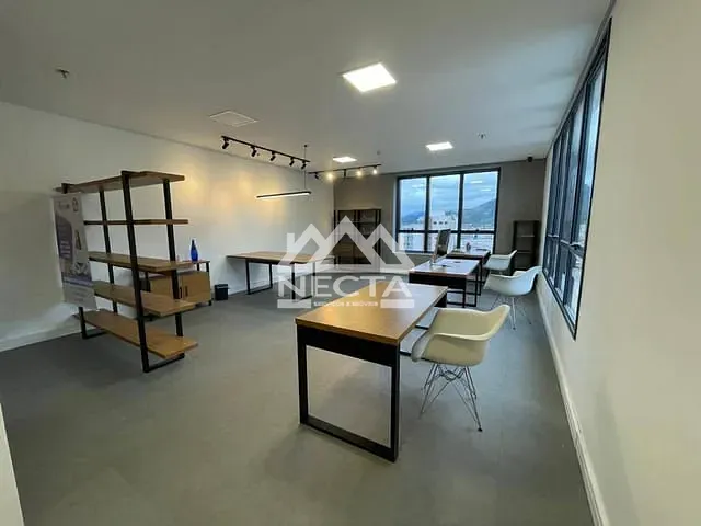 Sala com 50m², à venda ou para alugar, no bairro Sumaré em Caraguatatuba