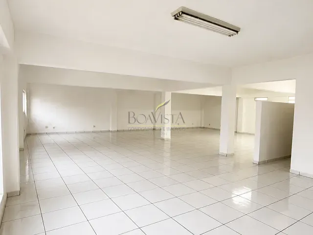 Sala para alugar, no bairro Pouso Alegre em Piracaia