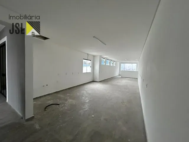 Sala para alugar, no bairro Vila Santos em Caçapava