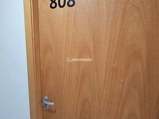 Sala à venda, no bairro Santa Maria Goretti em Porto Alegre
