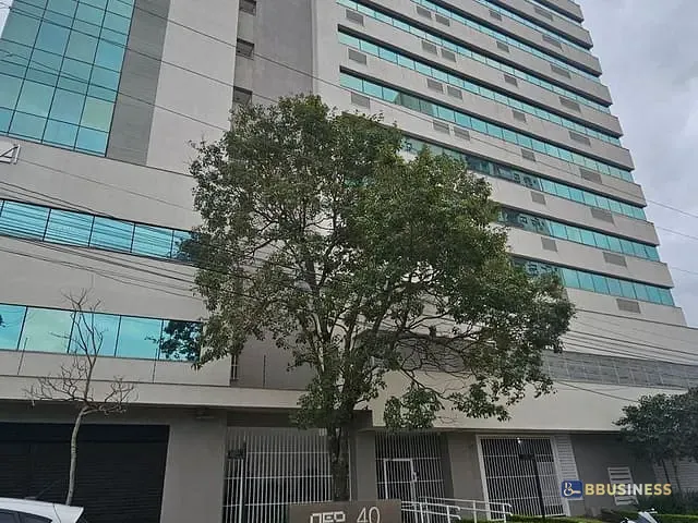 Sala à venda, no bairro Santa Maria Goretti em Porto Alegre