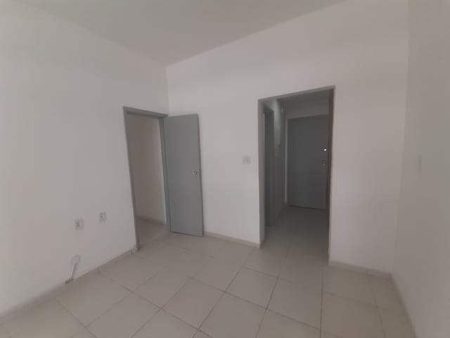 Foto do Sala - Ótima sala comercial para locação localizada na Rua Siqueira Campos no coração de Copacabana – Próximo ao metrô e vários comércios. | GrupoApi