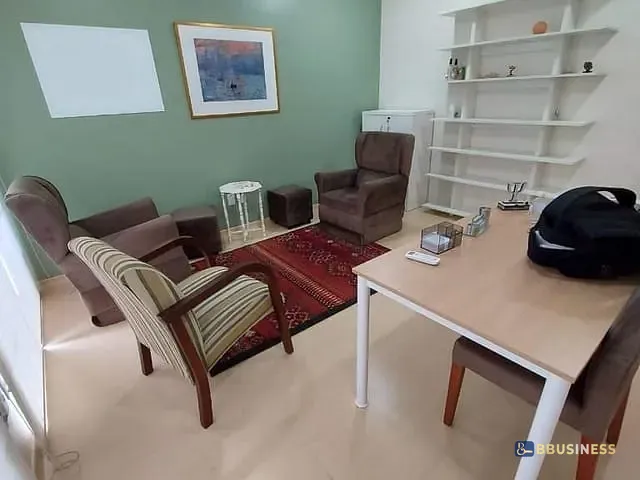 Sala à venda, no bairro Petrópolis em Porto Alegre