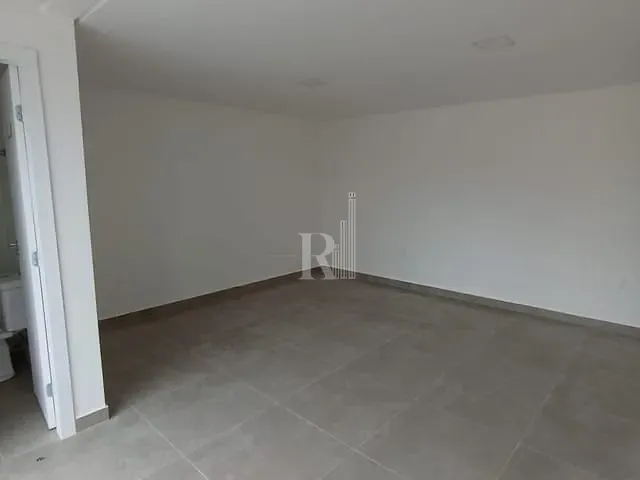 Sala para alugar, no bairro Centro em Tijucas