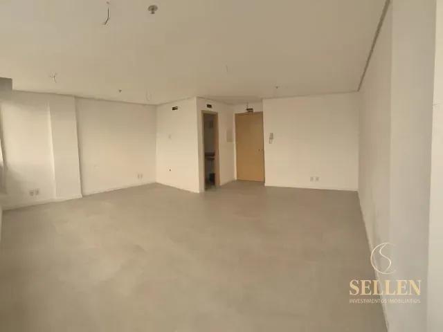 Sala com 68m², à venda, no bairro Menino Deus em Porto Alegre
