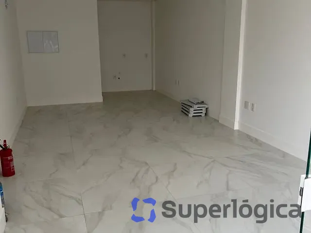 Sala para alugar, no bairro Centro em Balneário Camboriú
