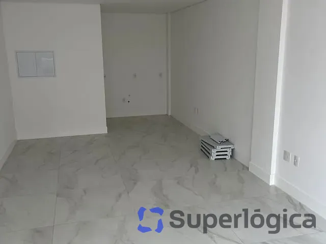 Sala para alugar, no bairro Centro em Balneário Camboriú
