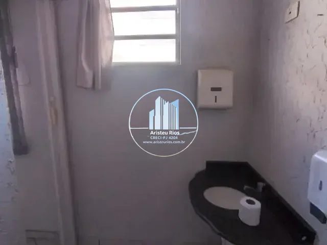 Sala com 96m², para alugar, no bairro Alberto de Barros Cobra em Pouso Alegre