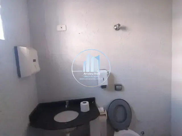 Sala com 96m², para alugar, no bairro Alberto de Barros Cobra em Pouso Alegre