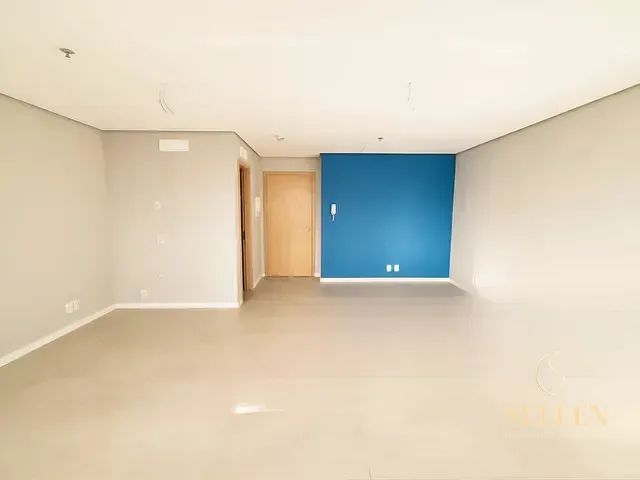 Sala com 68m², para alugar, no bairro Menino Deus em Porto Alegre