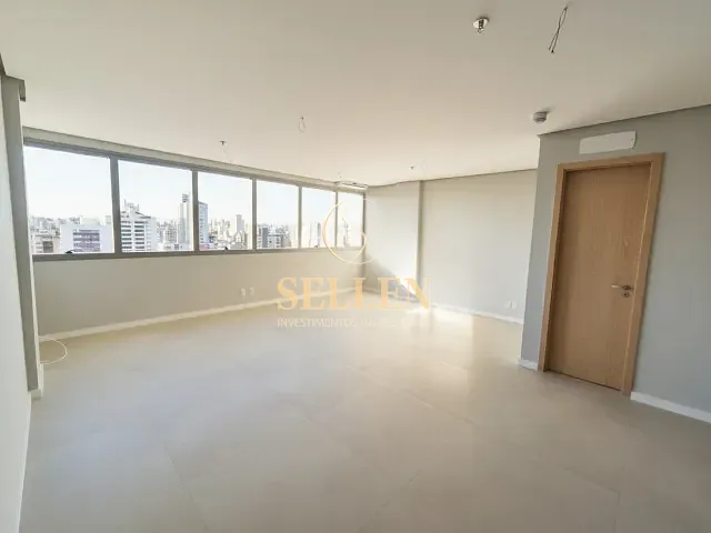Sala com 68m², para alugar, no bairro Menino Deus em Porto Alegre