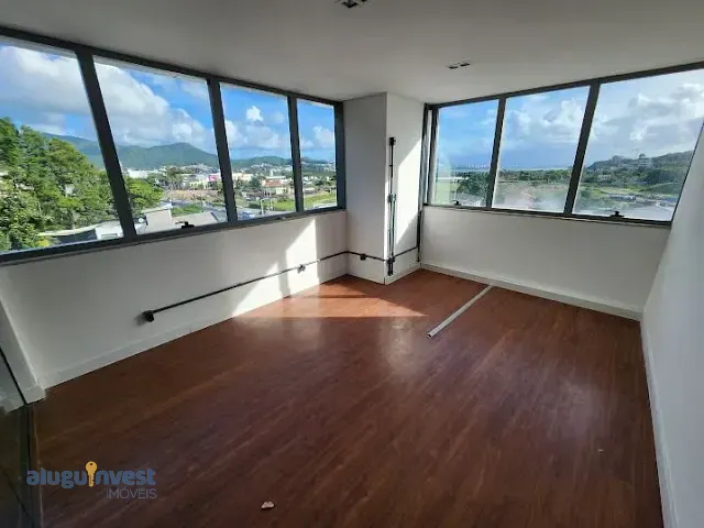 Sala à venda, no bairro Saco Grande em Florianópolis