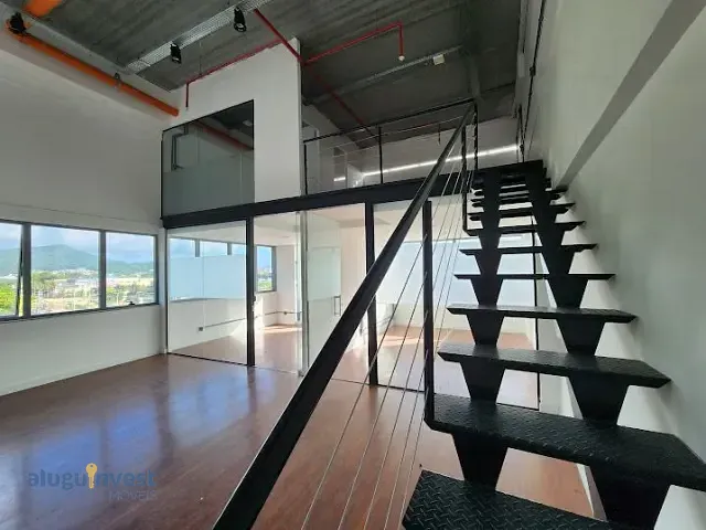 Sala à venda, no bairro Saco Grande em Florianópolis