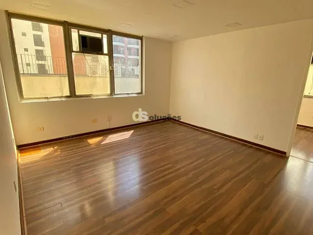 Sala à venda, no bairro Jardim Paulista em São Paulo