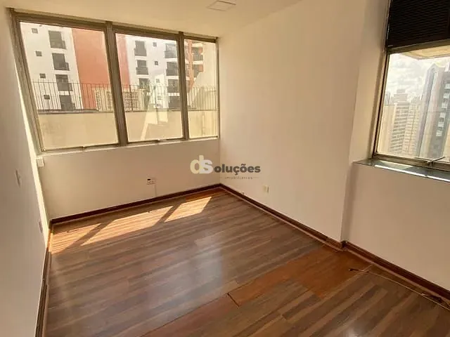 Sala à venda, no bairro Jardim Paulista em São Paulo